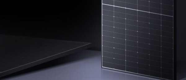 HI-MO6 Solar Panel Scientist